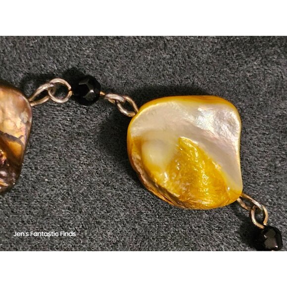 Handcrafted Shell & Glass Bead Bracelet With Lobster Clasp - Picture 11 of 11